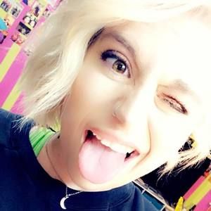 Meet your Posher, Marisa